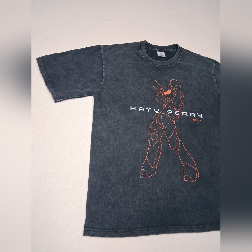 FMCZ Graphic T-Shirt in Gray and Orange - Picture 4 of 8